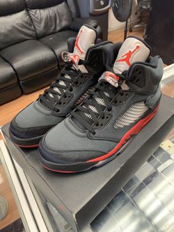 Air Jordan university tee size 12