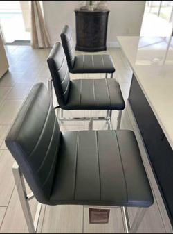 City furniture Grey Bar Stool—- Brand New + Assembled
