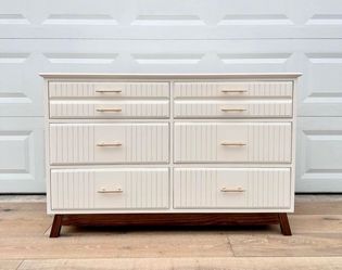 Beautiful Cream Refinished Solid Wood 6 Drawer Dresser