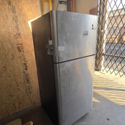 Frigidaire Fridge