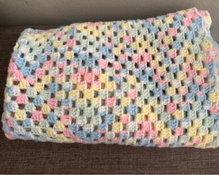 Vintage Handmade Crochet Baby Afghan Pink /Blue *Designed by Terry Drapeau*
