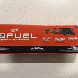 Milwaukee M12 High Speed 3/8 Ratchet ( Brand New )