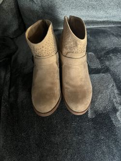 Light Brown Boot Heal 