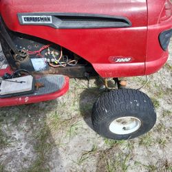 Briggs N Straton 25 hsp. Running. Towr No Mower.