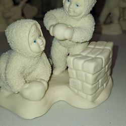 Rare Department 56 Snowbabies In Snow Fort Making Snowballs Figurine A61F054