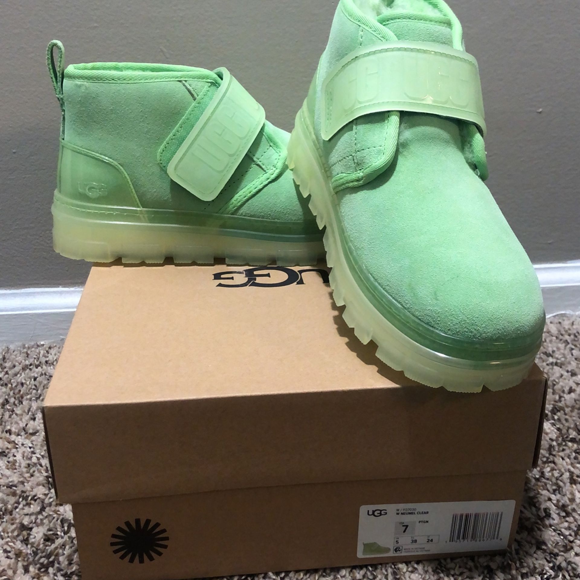 Women’s Size 7 Ugg Boots