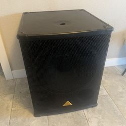 Behringer Sub 