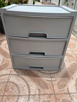 Large, 3-drawer plastic dresser in good condition and very clean. It measures 25 1/2 inches in height, 15 1/2 inches in width, and 22 1/2 inches in le