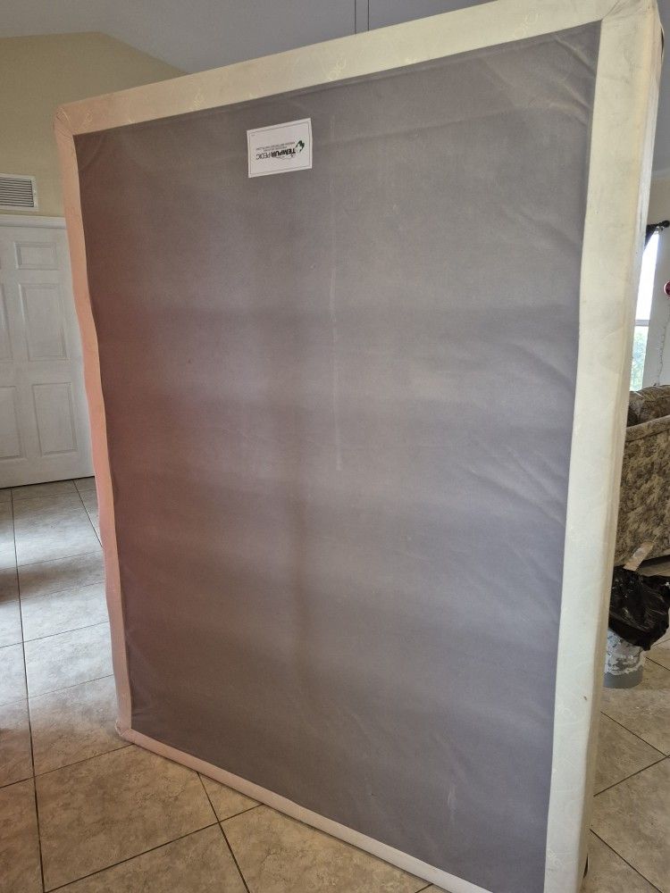 Queen Size Box SPRING ONLY TEMPUR PEDIC BOX