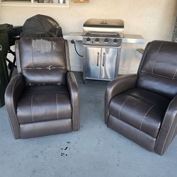 27" Wide Manual Recliners 
