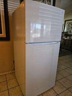 Apartment Refrigerator Work Great  1 year old