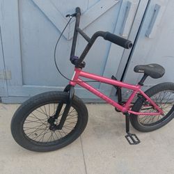 BMX.     ELITE.       20"tires 