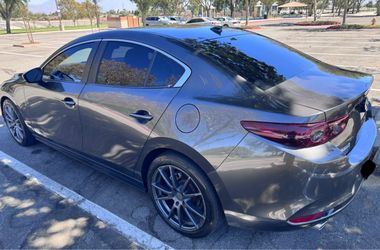Mazda 3 2020 preferred. 2.5