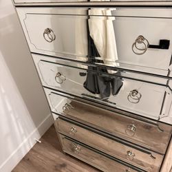 Z gallerie 5 Drawer Dresser