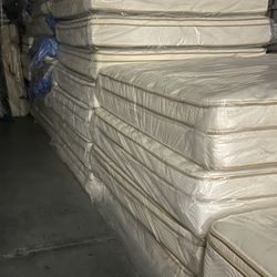 Luxury Saatva & Tempur-Pedic Mattresses – 50-80% Off!     •    Brand New, Minor Blemishes (Nothing That Affects Comfort)     •    King, Queen, Full, T