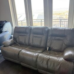 🛋️ Ashley Signature Design Power Reclining Leather Sofa U(contact info removed) – Easy View Headrest – Like New – 