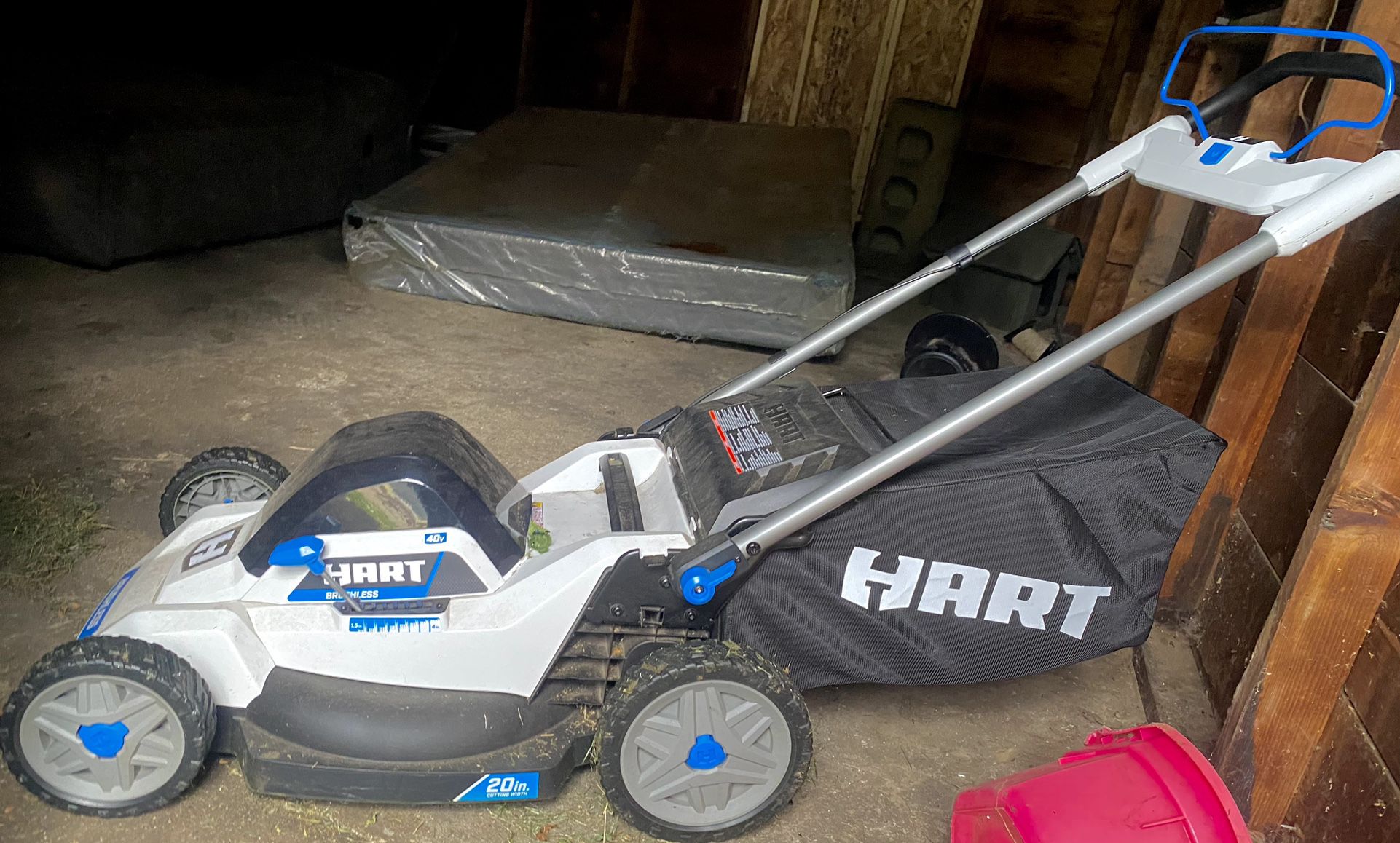 Hart cordless lawnmower