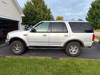 Ford Expedition SUV Silver