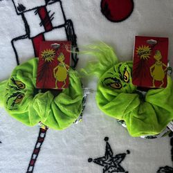 Grinch scrunchie 2 Set