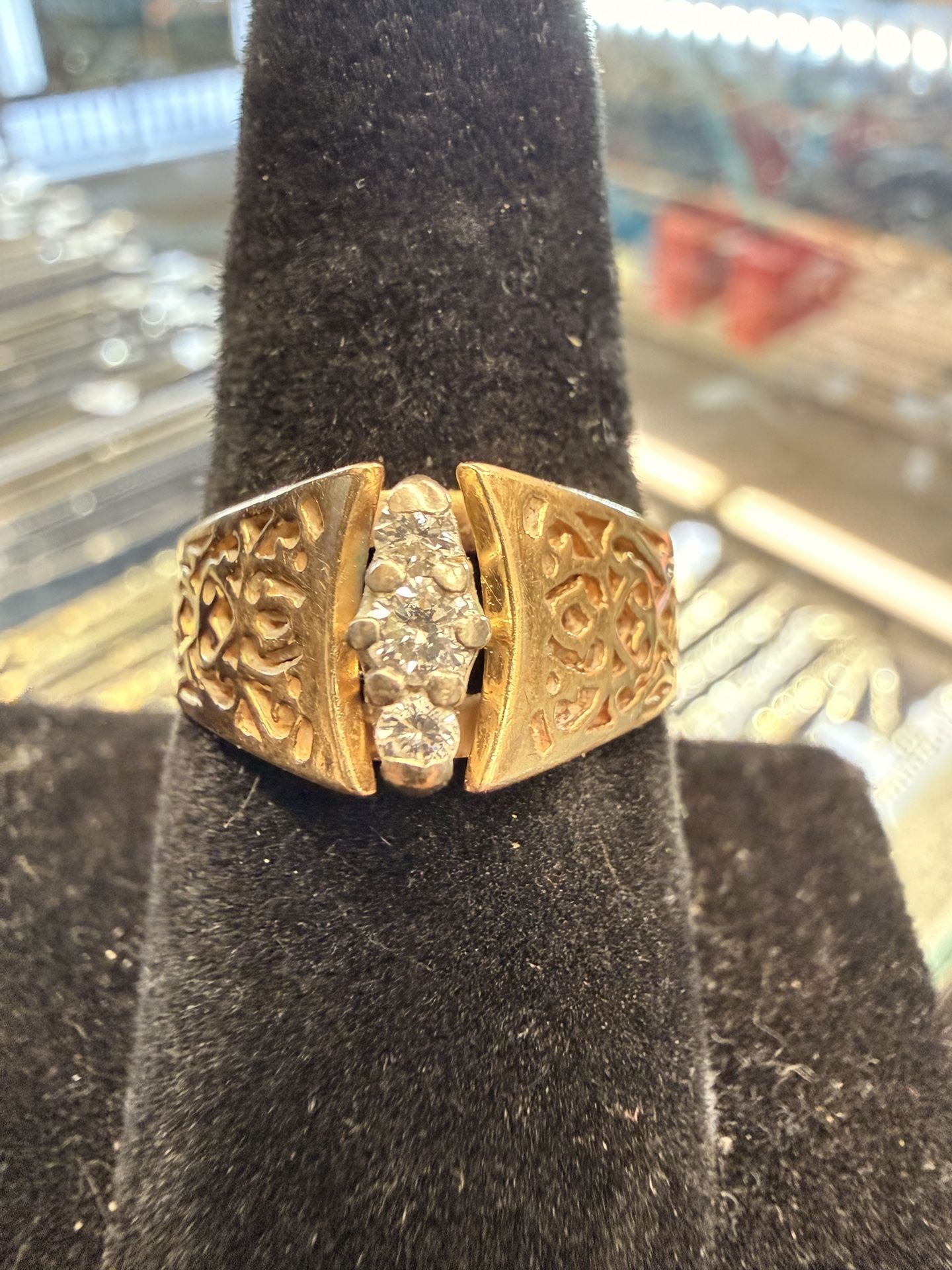 14KT Vintage Ring W/ Natural Round Diamonds 39301-1