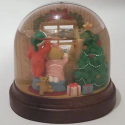 Avon 1988 Vision of Christmas Dual Sided Snow Globe Santa & Sleigh