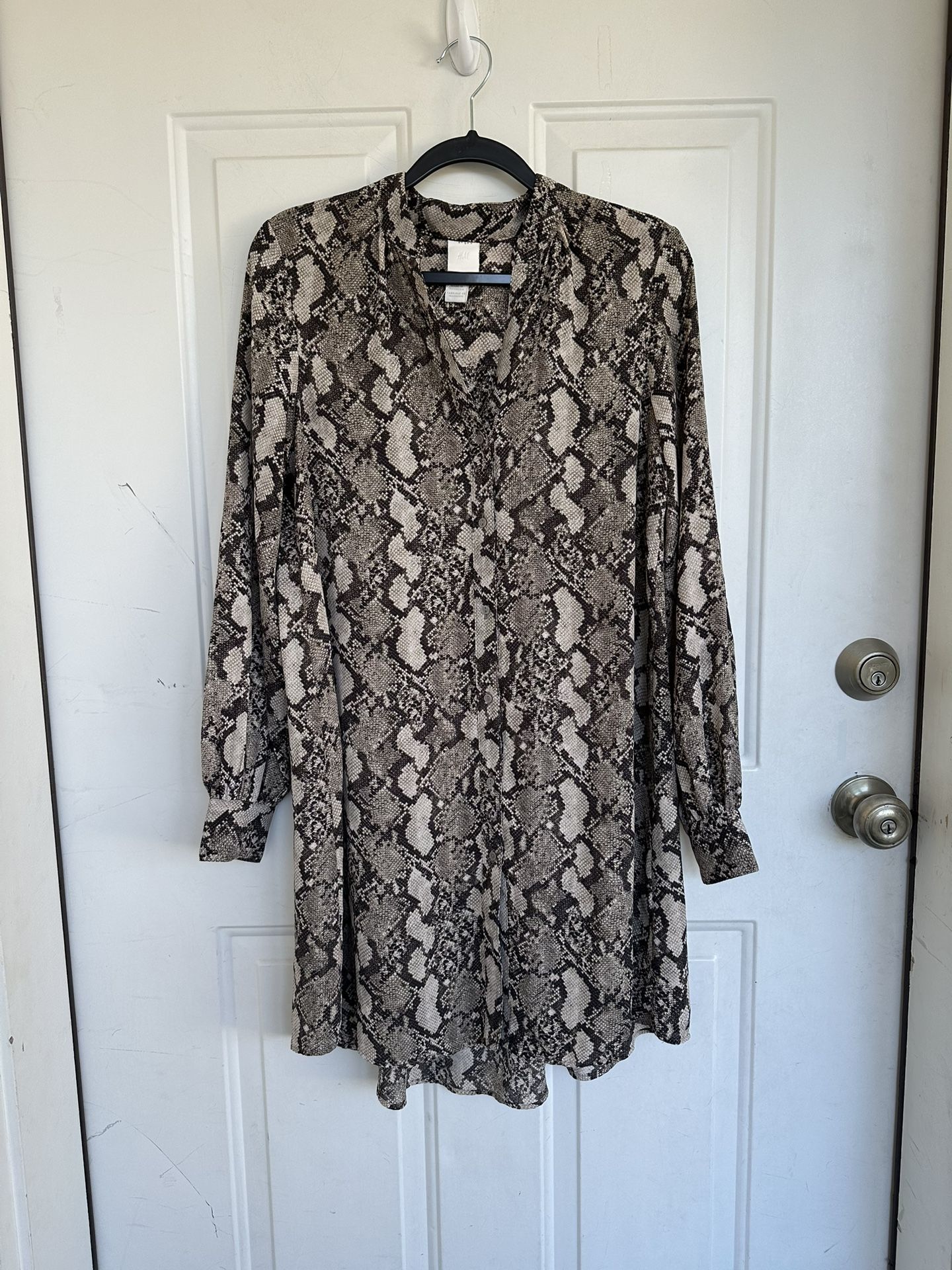 H&M Snakeskin Pattern Shirt Long Tunic Shirtdress long Leeve Button Down Dress