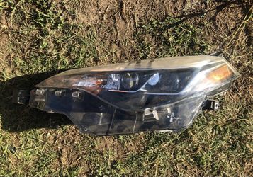 2017-2019 TOYOTA COROLLA DUAL PROJECTOR LEFT SIDE OEM READ DESCRIPTION