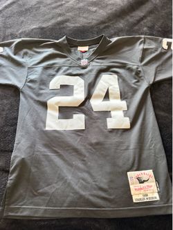 Men’s medium Raiders jersey