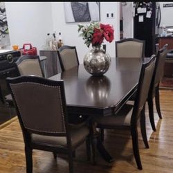 RAYMOUR&FLANNIGAN BAY CITY DINING TABLE&CHAIRS