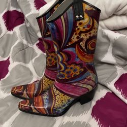 NOMAD RAIN BOOTS SIZE 8