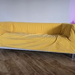 Loveseat With 2 Covers