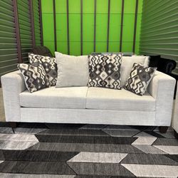 Like new 2pc sofa couch set (DELIVERY AVAILABLE)