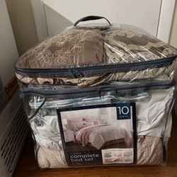 King Size Bed Set in Excellent Condition 