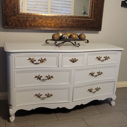 BEAUTIFUL SOLID WOOD 7 DRAWER DRESSER