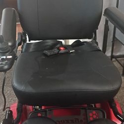 Yazzy Chair Read Description 