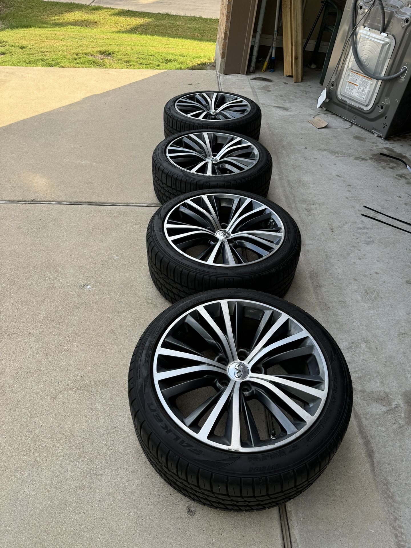 Stock Infiniti Rims 19”