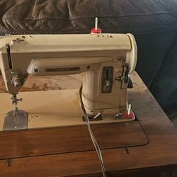 Sewing Machine! Singer 401-A Slant-O-Matic