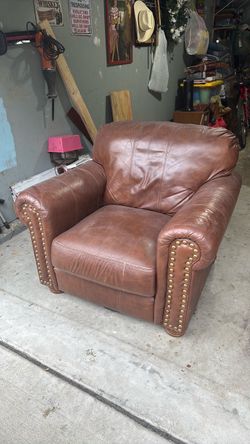 Leather master chair