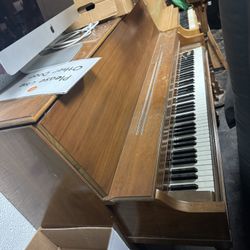 Free! Pianos
