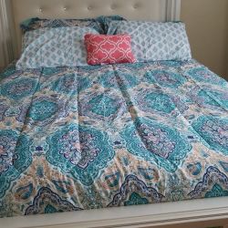 Bed And Cabinet 