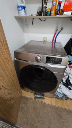 Front-Load Washer and Dryer Set – Used