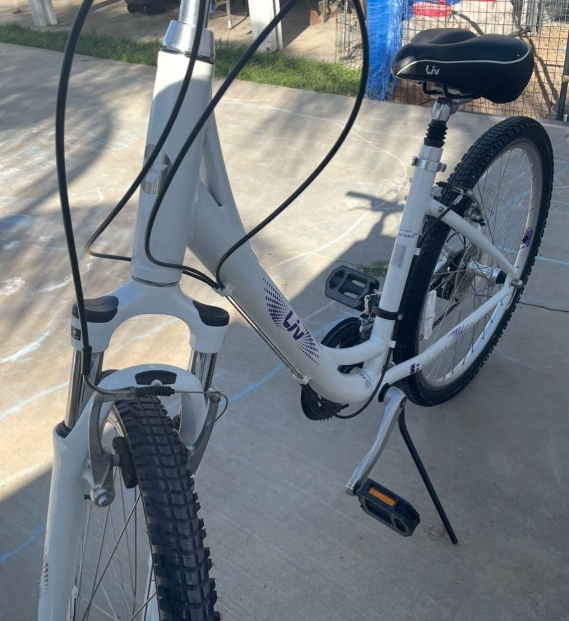 🚴♀️ LIKE NEW! LIV Sedona DX W Women’s 21-Speed Bike – Giant Quality for a Steal 🚴♀️