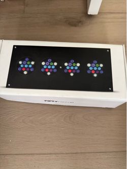 Hydra Fifty Two HD Aquarium Light with Mounting Bracket