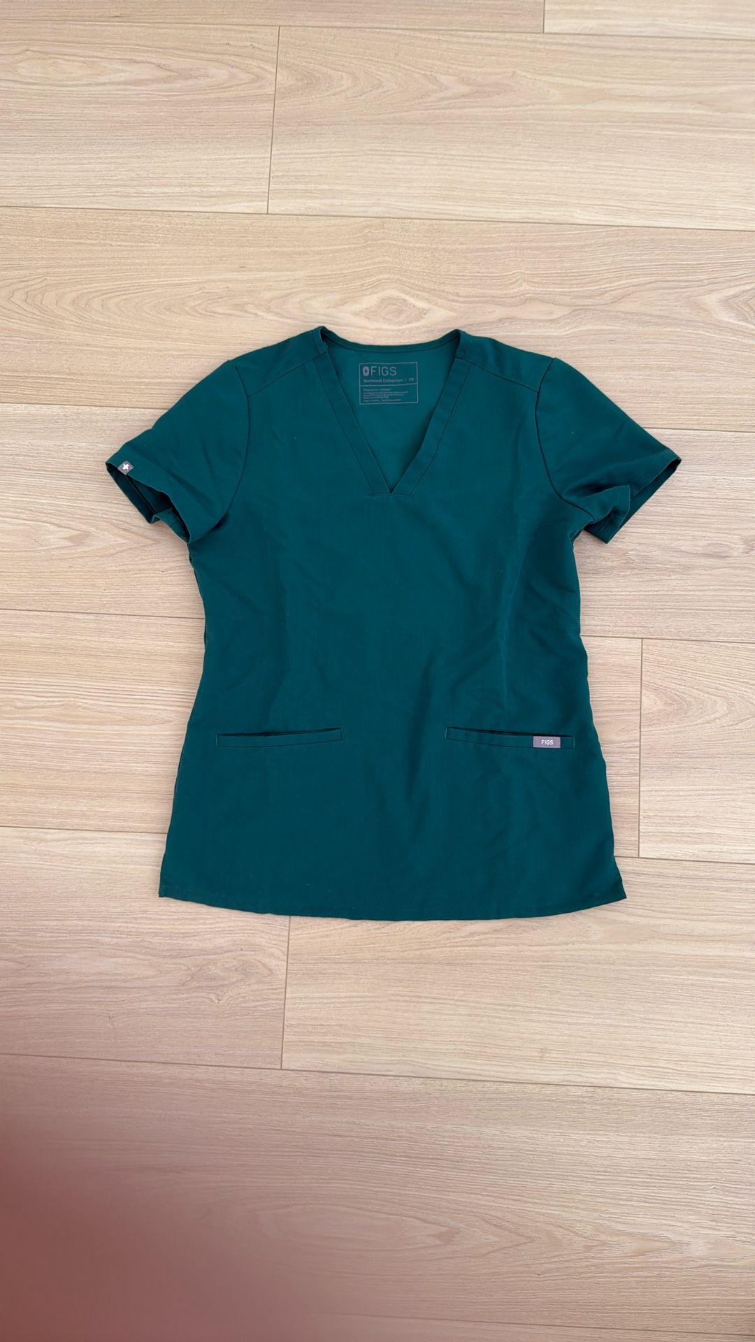 Figs Scrubs hunter green Top Xs