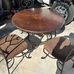 Round Rustic Table With Chairs 