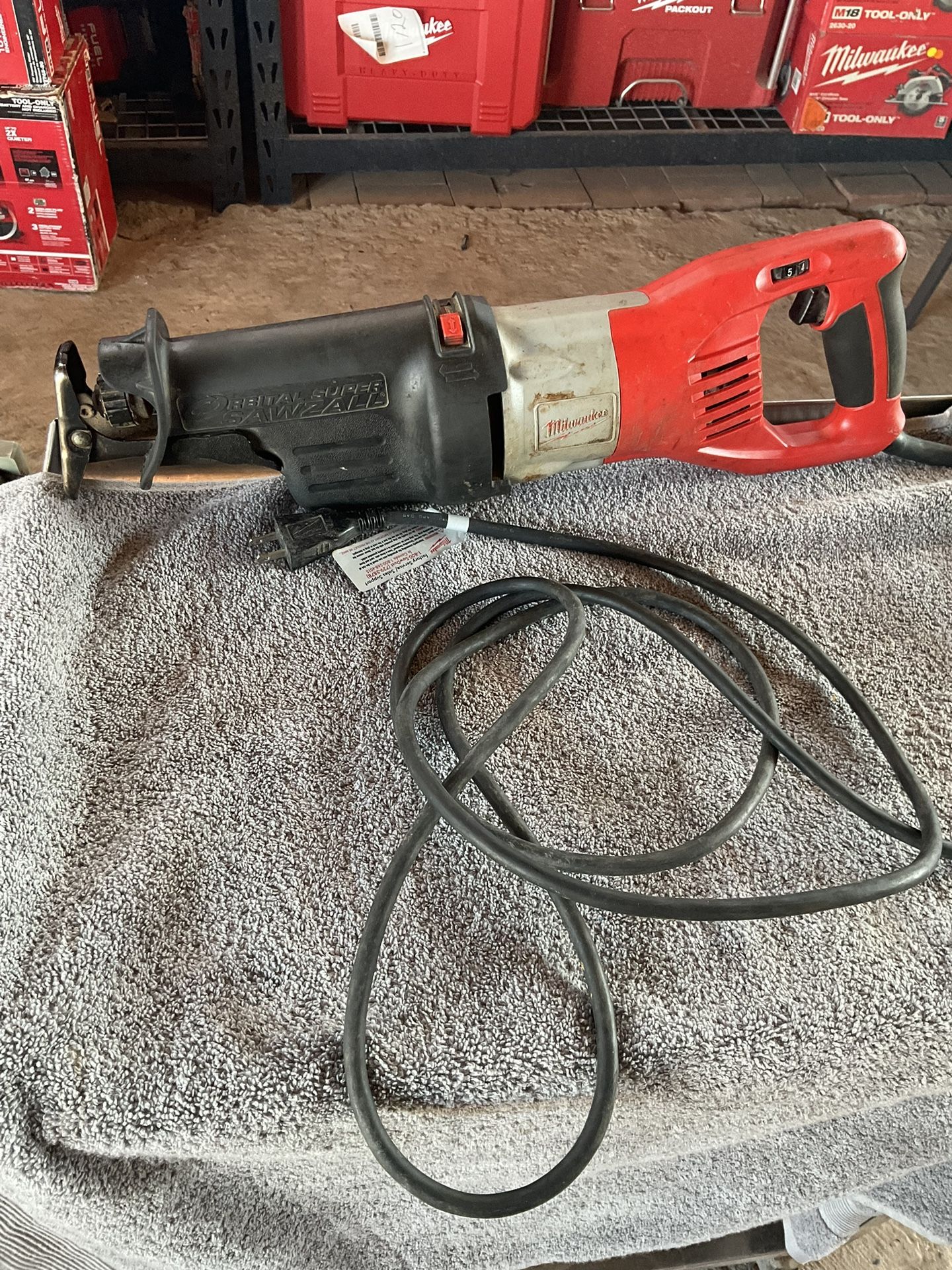 Milwaukee 15 Amp 1 1 4 in. Stroke Orbital SUPER SAWZALL Reciprocating Saw with Hard Case for Sale in Phoenix AZ OfferUp