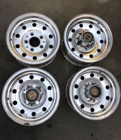 Hubcups For Classic Ford Bronco , F100 & F150 Center Caps 