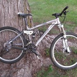 Trek Gen 8 Fuel Ex