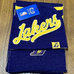 Lakers beanie and scarf set