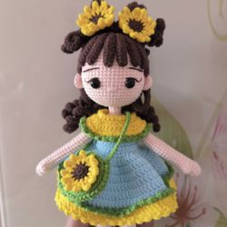 🧶Hand-crocheted sunflower girl🌻
